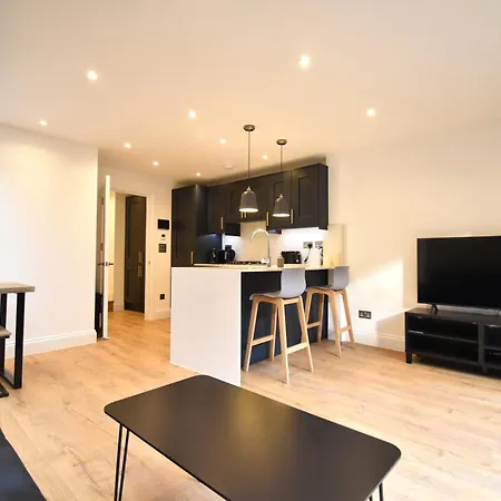 Stunning 2 Bed Apartment Londres Extérieur photo