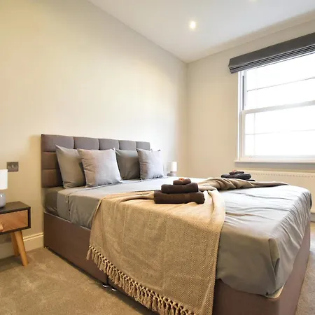 Stunning 2 Bed Apartment Londres Extérieur photo