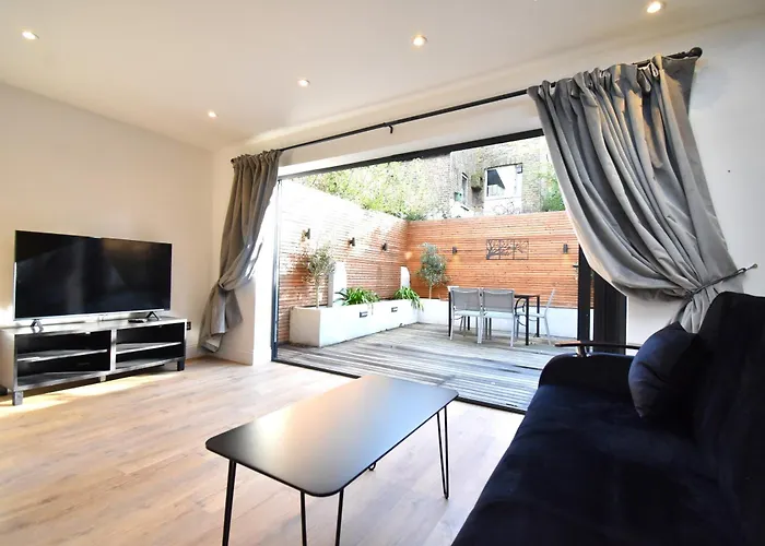 Stunning 2 Bed Apartment