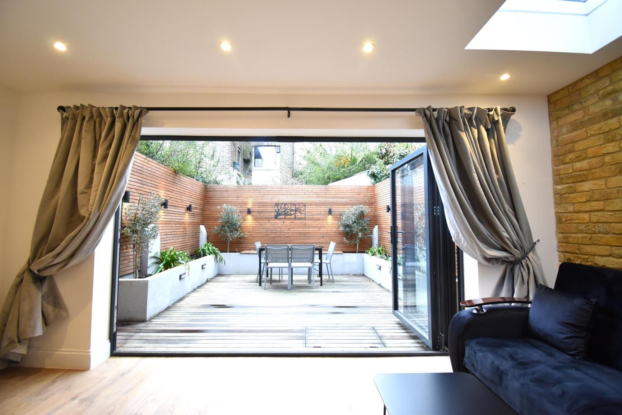 Stunning 2 Bed Appartement *