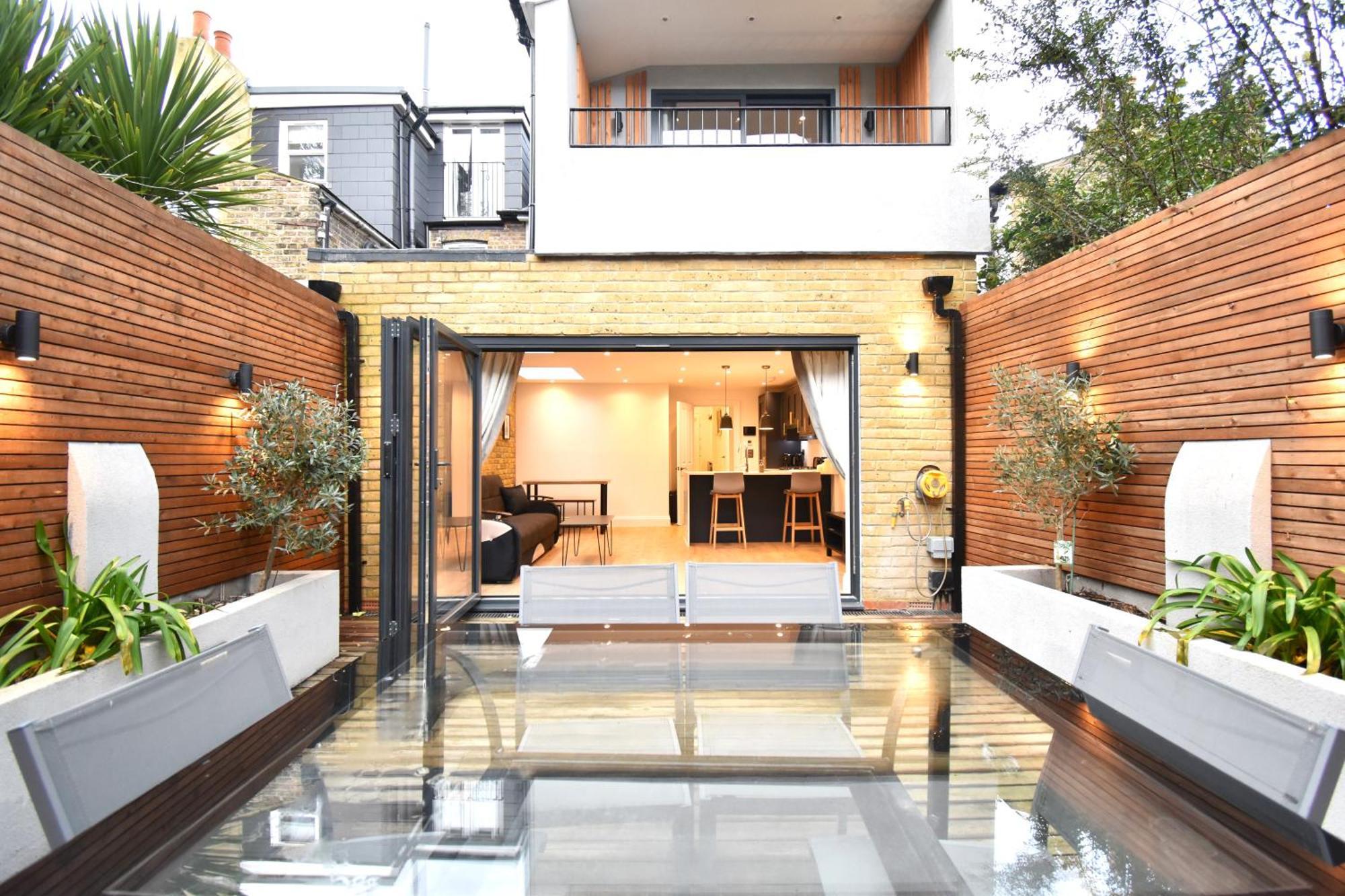 Stunning 2 Bed Appartement *